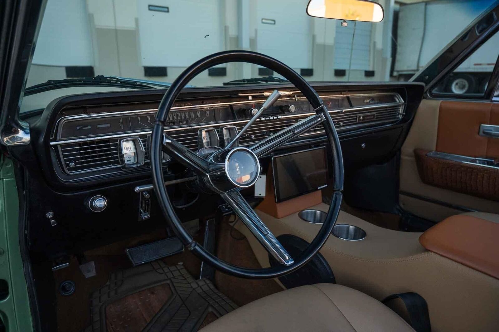Lincoln-Continental-1965-4-Door-13