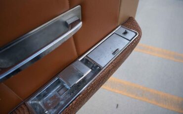 Lincoln-Continental-1965-4-Door-18