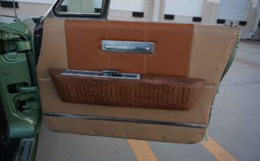 Lincoln-Continental-1965-4-Door-22