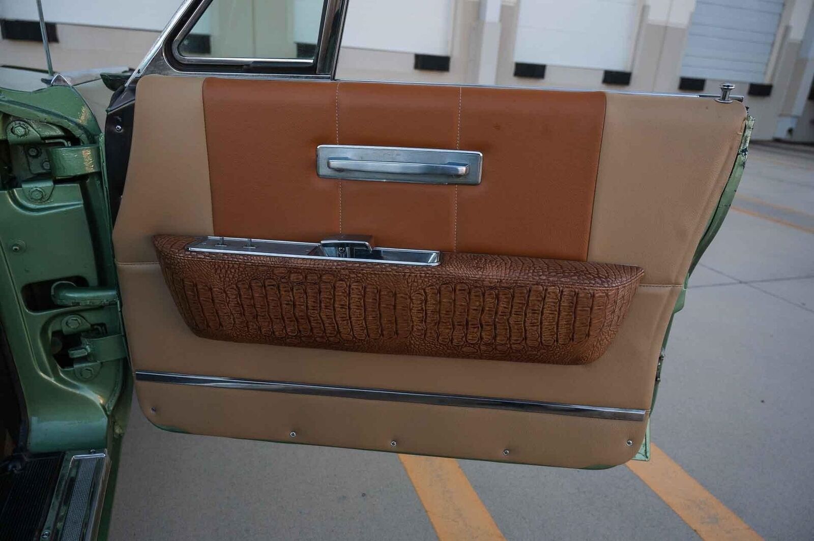 Lincoln-Continental-1965-4-Door-22