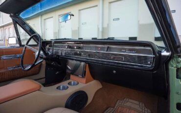Lincoln-Continental-1965-4-Door-24