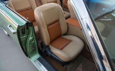 Lincoln-Continental-1965-4-Door-26