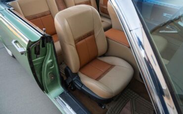 Lincoln-Continental-1965-4-Door-26