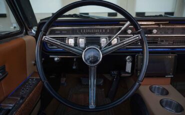 Lincoln-Continental-1965-4-Door-36