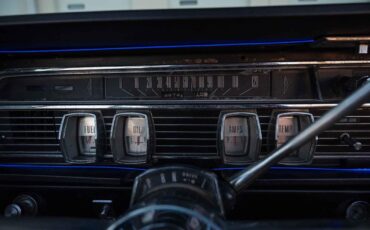 Lincoln-Continental-1965-4-Door-37