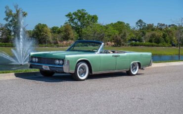Lincoln-Continental-1965-4-Door