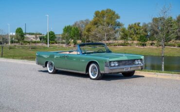 Lincoln-Continental-1965-4-Door-8