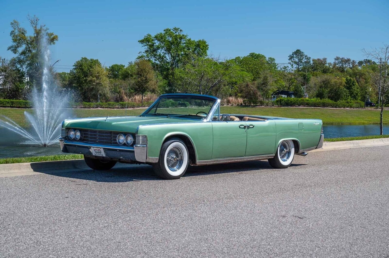 Lincoln Continental 1965 4 Door