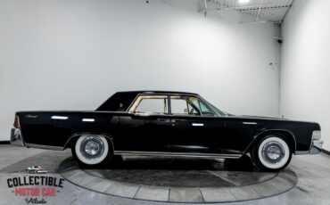 Lincoln-Continental-1965-Sedan-16