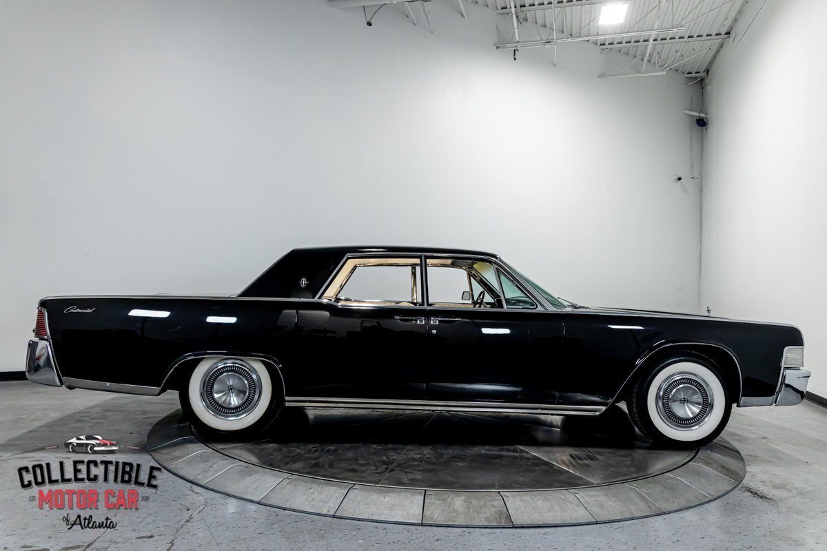 Lincoln-Continental-1965-Sedan-16