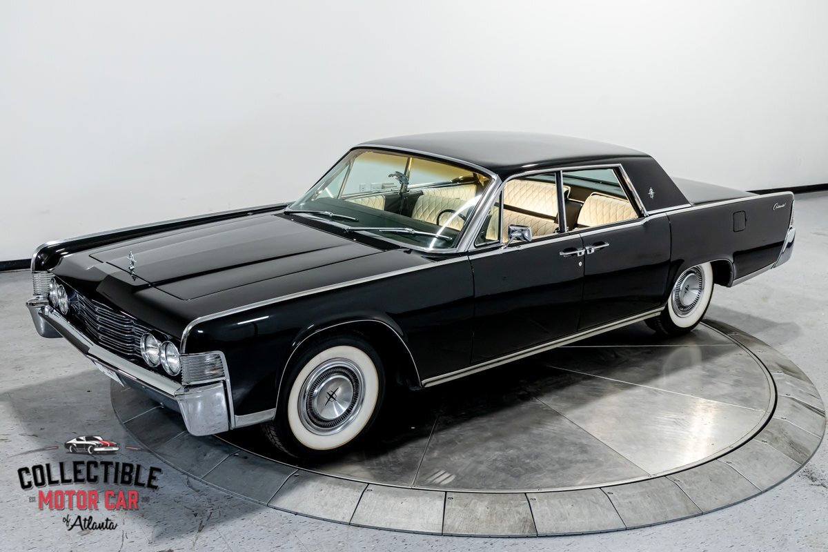 Lincoln-Continental-1965-Sedan-24