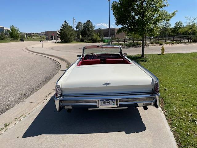 Lincoln-Continental-1965-white-2