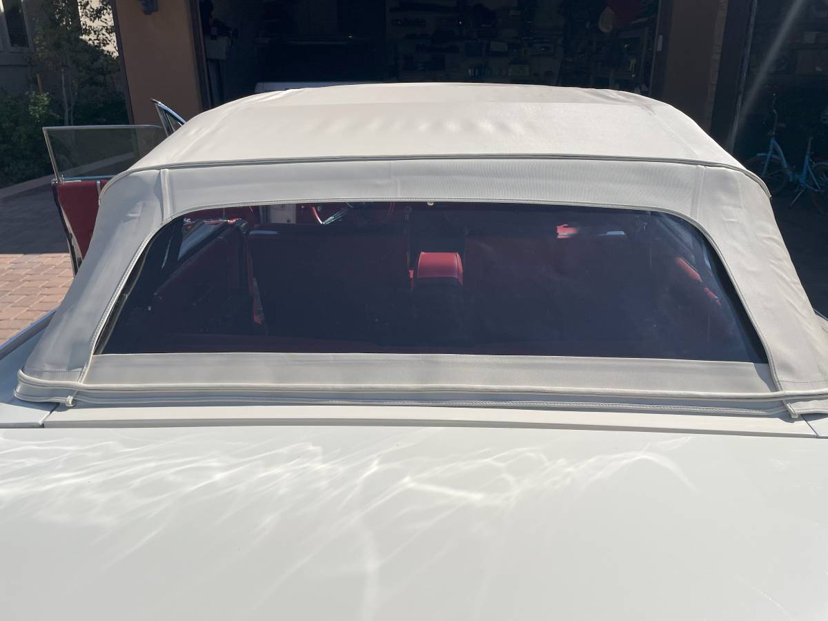 Lincoln-Continental-1965-white-7