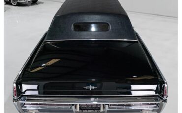 Lincoln-Continental-1967-Sedan-11