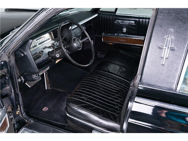 Lincoln-Continental-1967-Sedan-17