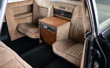 Lincoln-Continental-1967-Sedan-20