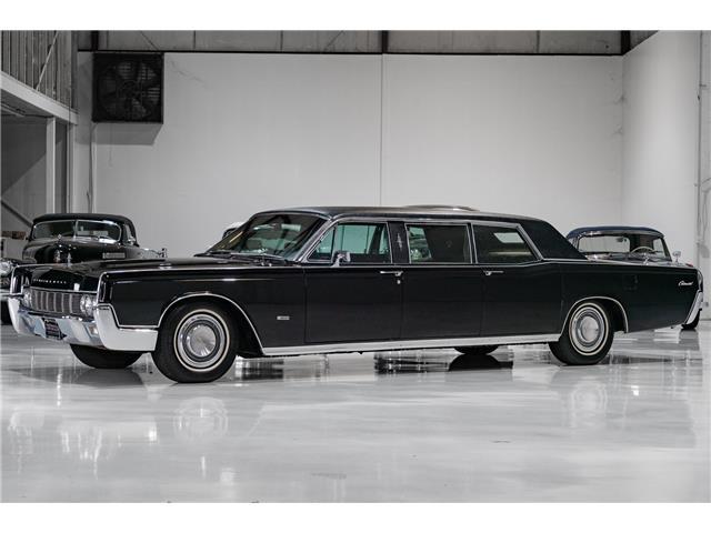 Lincoln-Continental-1967-Sedan
