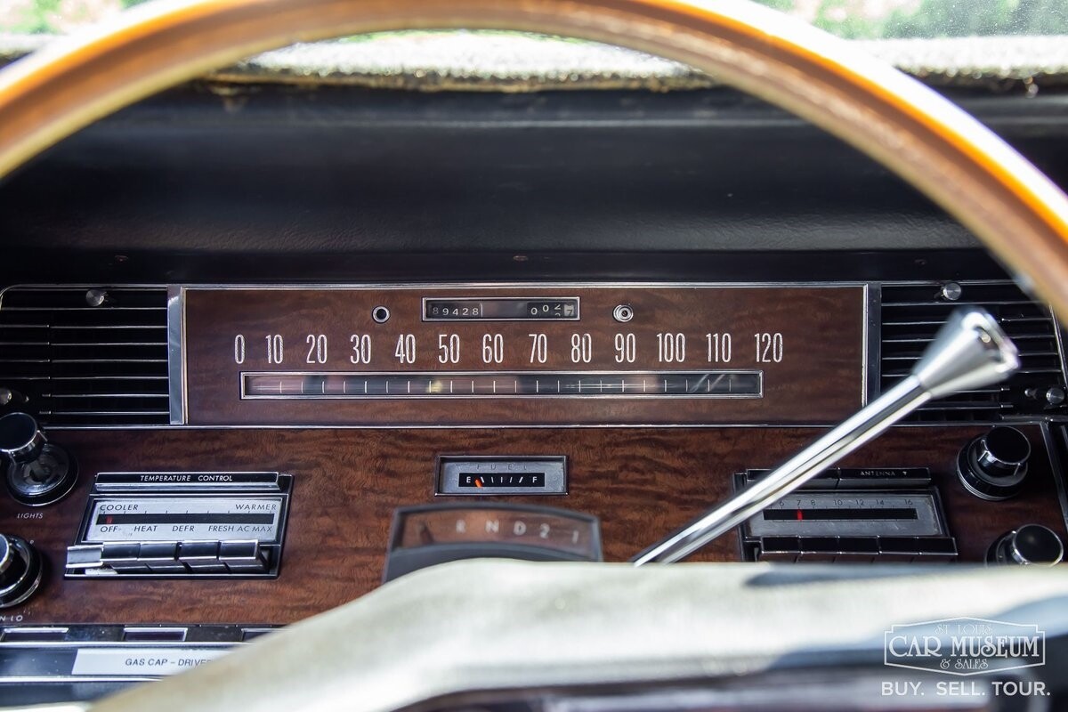 Lincoln-Continental-1969-Limousine-30