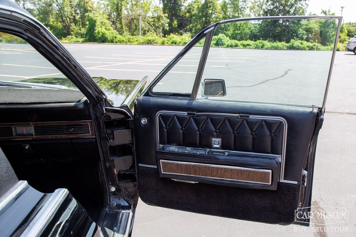 Lincoln-Continental-1969-Limousine-38