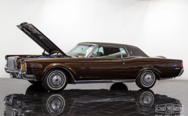 Lincoln-Continental-1971-Coupe-10