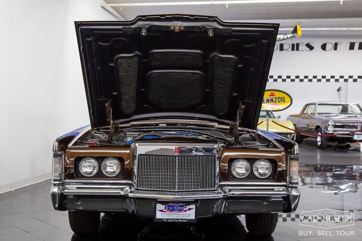 Lincoln-Continental-1971-Coupe-13