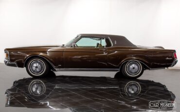 Lincoln-Continental-1971-Coupe-2