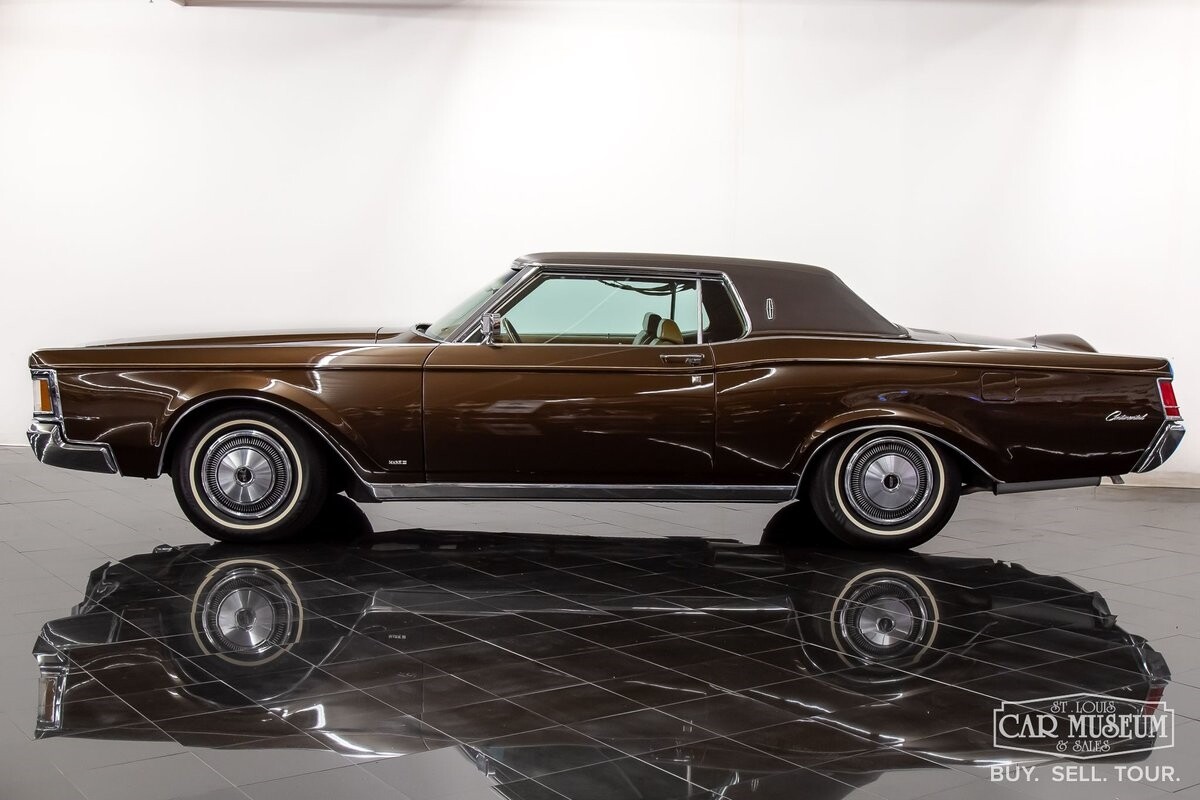 Lincoln-Continental-1971-Coupe-2