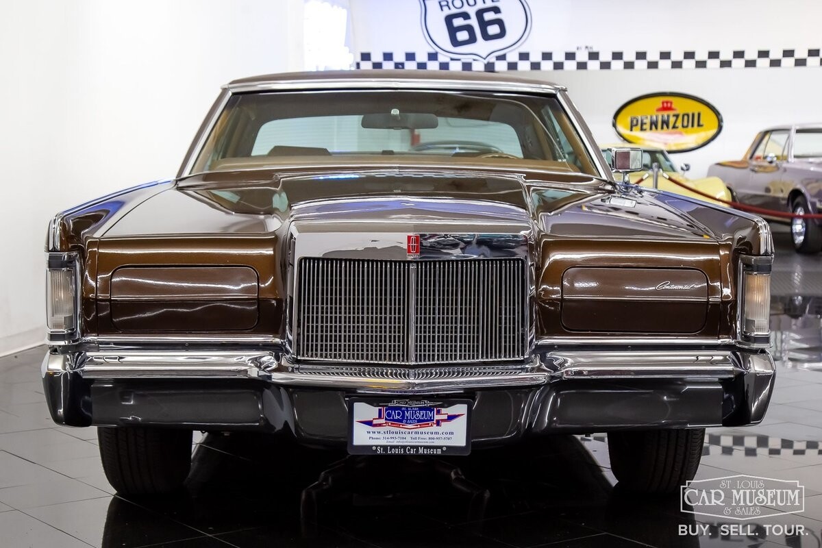 Lincoln-Continental-1971-Coupe-3