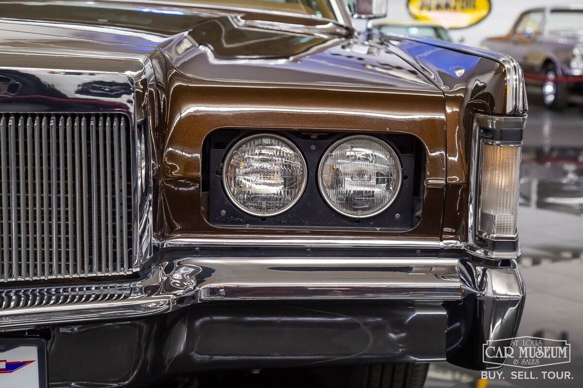 Lincoln-Continental-1971-Coupe-32