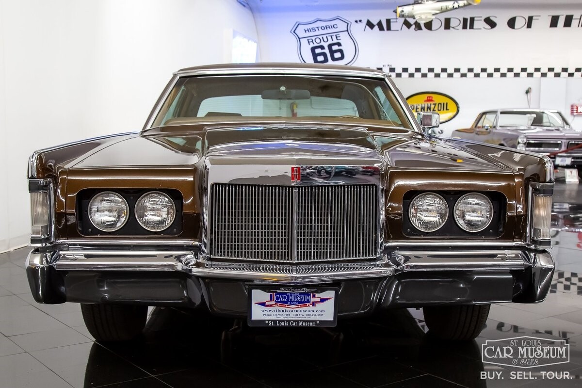 Lincoln-Continental-1971-Coupe-33