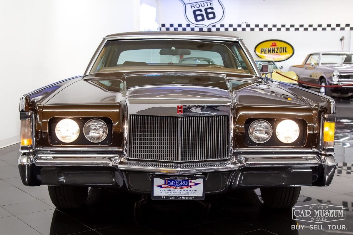 Lincoln-Continental-1971-Coupe-34