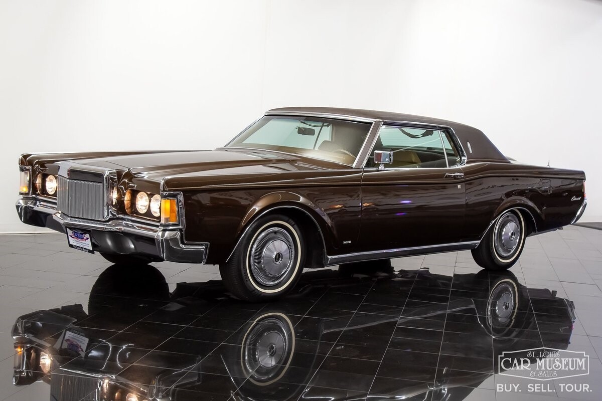 Lincoln-Continental-1971-Coupe-36