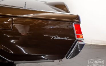 Lincoln-Continental-1971-Coupe-39