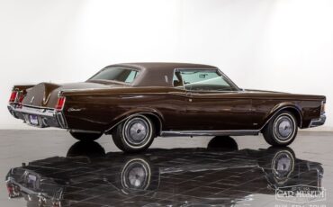 Lincoln-Continental-1971-Coupe-9