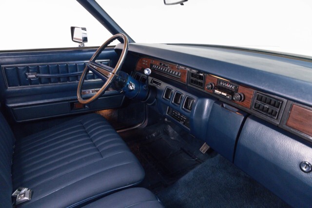 Lincoln-Continental-1973-Sedan-1