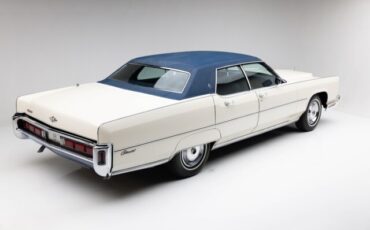 Lincoln-Continental-1973-Sedan-2