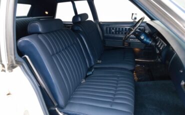 Lincoln-Continental-1973-Sedan-3