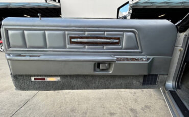 Lincoln-Continental-1975-Convertible-14