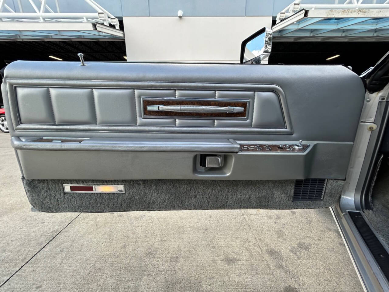 Lincoln-Continental-1975-Convertible-14