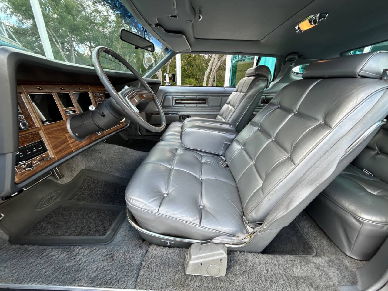 Lincoln-Continental-1975-Convertible-15