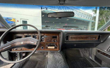 Lincoln-Continental-1975-Convertible-17