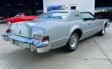 Lincoln-Continental-1975-Convertible-4