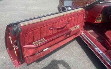 Lincoln-Continental-1976-Coupe-12
