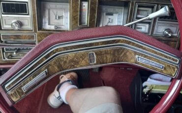 Lincoln-Continental-1977-Coupe-14