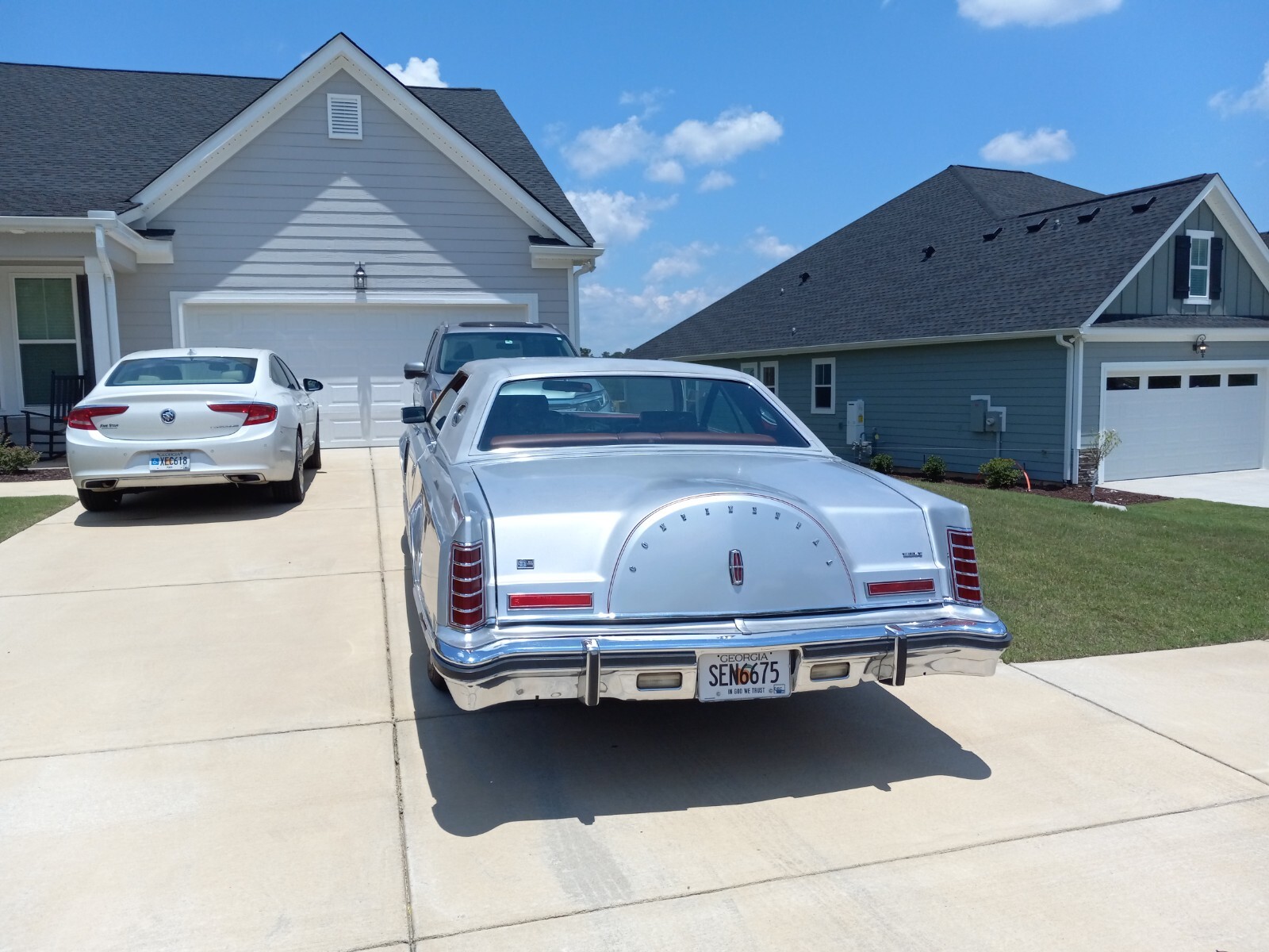 Lincoln-Continental-1977-Coupe-2