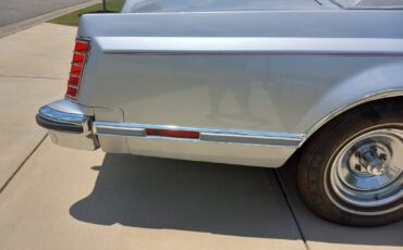Lincoln-Continental-1977-Coupe-9
