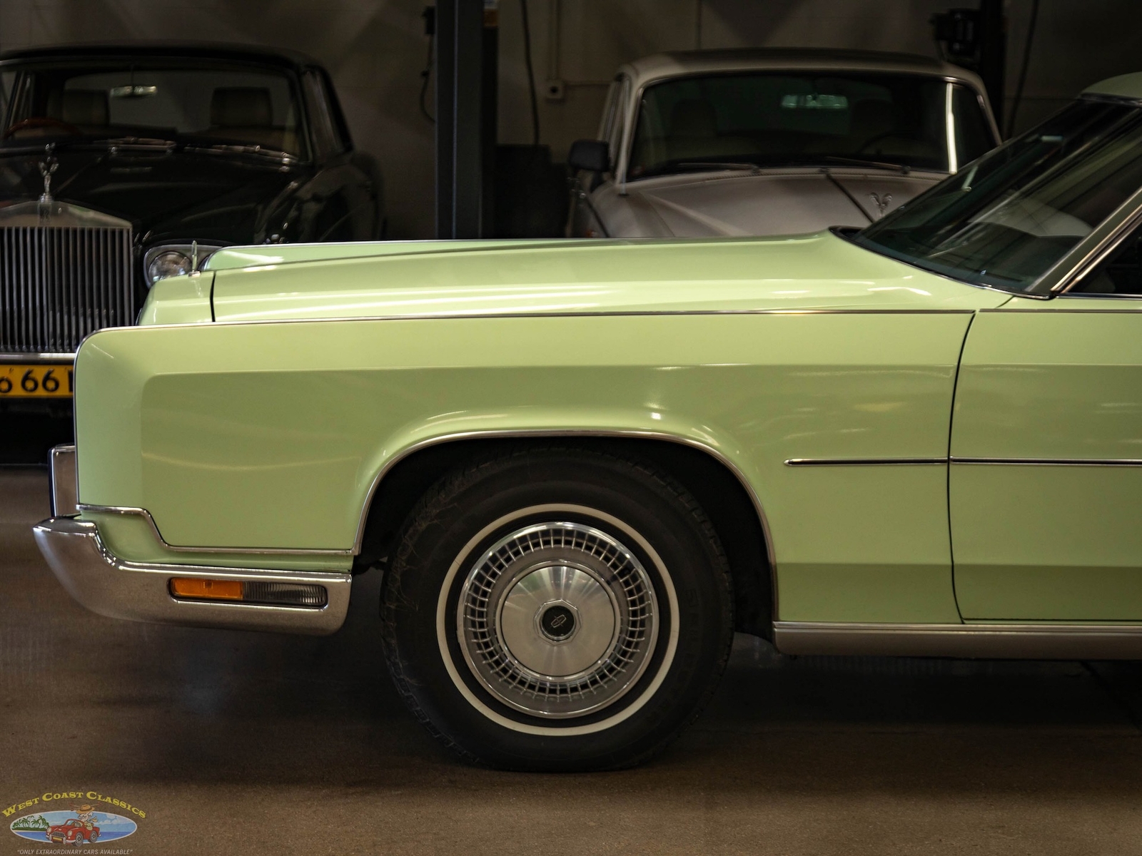 Lincoln-Continental-460-1973-4-Door-Sedan-1