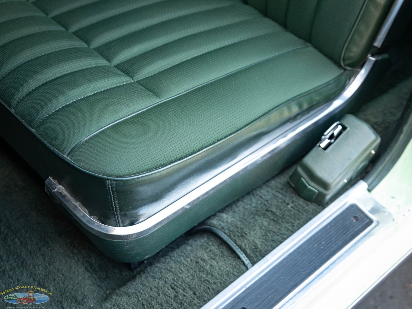 Lincoln-Continental-460-1973-4-Door-Sedan-25