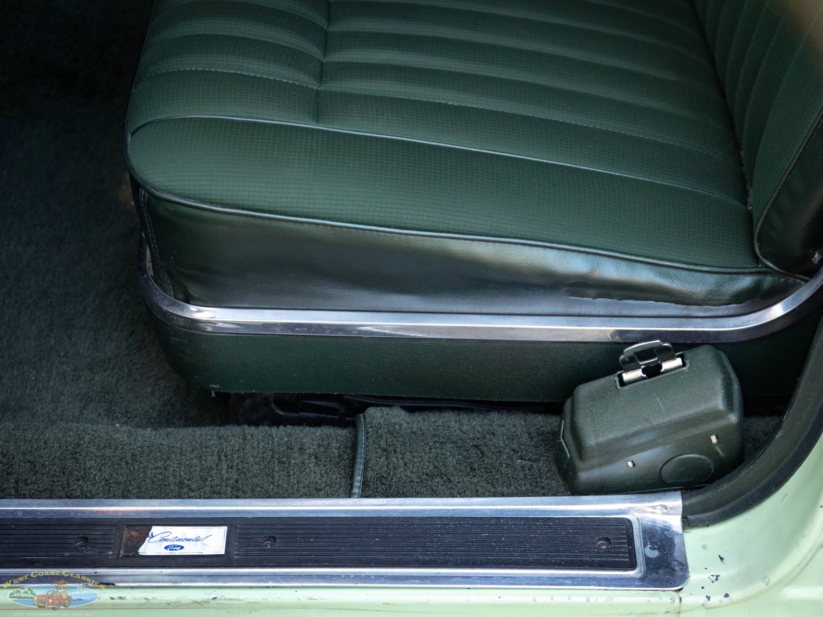 Lincoln-Continental-460-1973-4-Door-Sedan-27