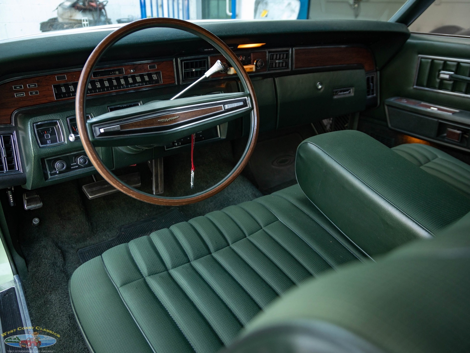 Lincoln-Continental-460-1973-4-Door-Sedan-28